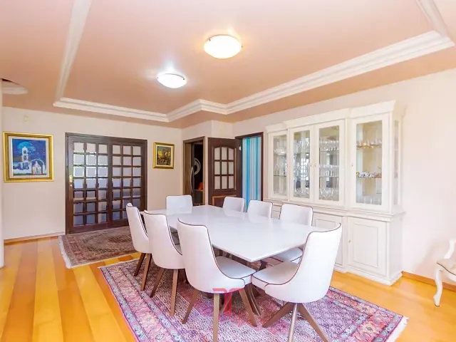 Casa com 1861m² 4 quartos e 4 banheiros, à venda, no bairro Jardim Alto Tarumã em Pinhais