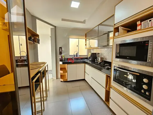 Casa com 180m² 3 quartos e 4 banheiros, à venda, no bairro Jardim Alvorada em Nova Iguaçu