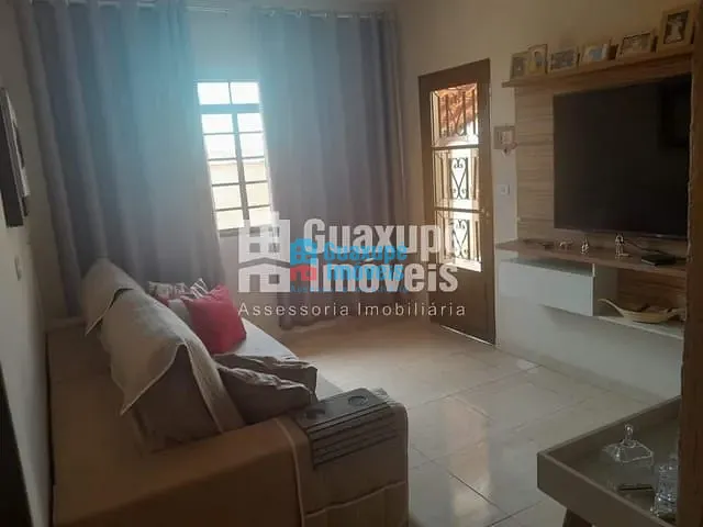 Casa com 208m², à venda, no bairro Parque dos Municípios I em Guaxupé