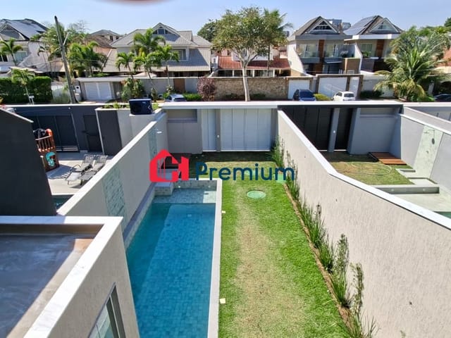 Casa 3 quartos e 5 banheiros, à venda, no bairro Barra da Tijuca em Rio de Janeiro