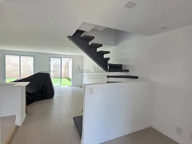 Casa com 203m² 4 quartos e 1 banheiro, à venda, no bairro Jardim Colibri em Cotia
