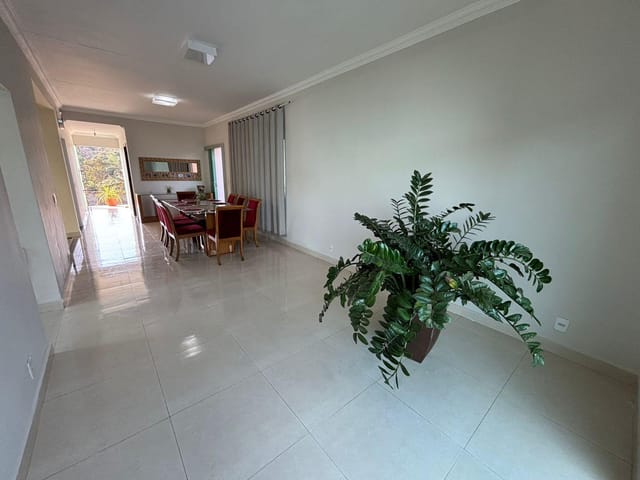 Casa 4 quartos e 2 banheiros, à venda, no bairro Chácara Planalto em Contagem