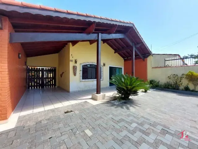 Casa 3 quartos e 4 banheiros, à venda, no bairro Jamaica (Praia) em Itanhaém