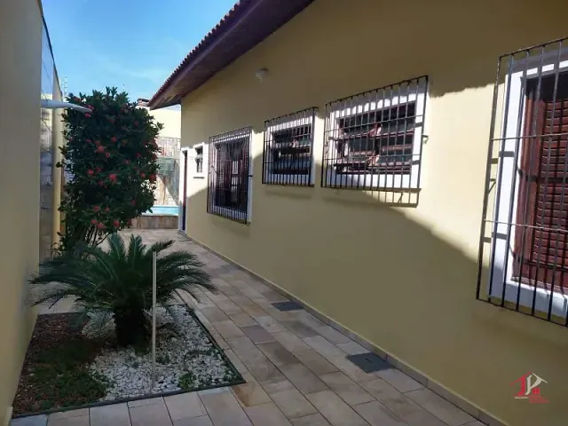 Casa 3 quartos e 4 banheiros, à venda, no bairro Jamaica (Praia) em Itanhaém