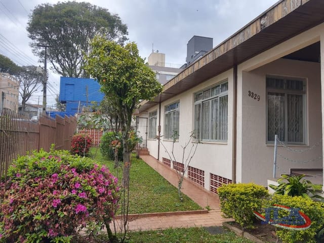 Casa com 455m² 3 quartos e 4 banheiros, para alugar, no bairro Guaíra em Curitiba