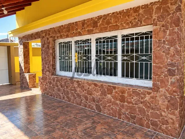 Casa com 260m² 3 quartos e 1 banheiro, para alugar, no bairro Vila São Paulo em Itanhaém
