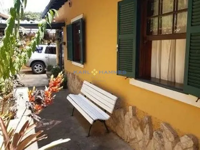 Casa com 622m² 4 quartos e 5 banheiros, à venda, no bairro Pedro do Rio em Petrópolis