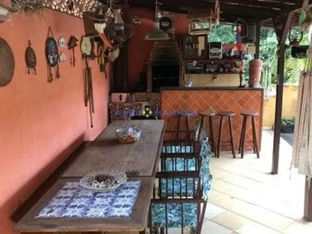 Casa com 622m² 4 quartos e 5 banheiros, à venda, no bairro Pedro do Rio em Petrópolis