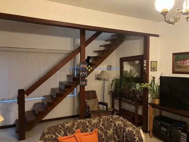 Casa com 622m² 4 quartos e 5 banheiros, à venda, no bairro Pedro do Rio em Petrópolis