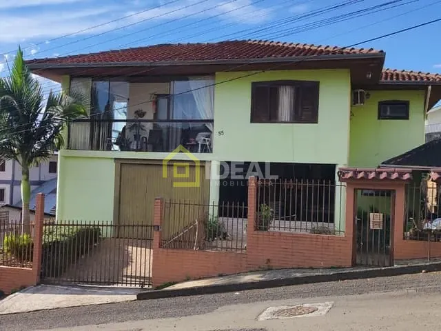 Casa 3 quartos e 2 banheiros, à venda, no bairro Floresta em Concórdia