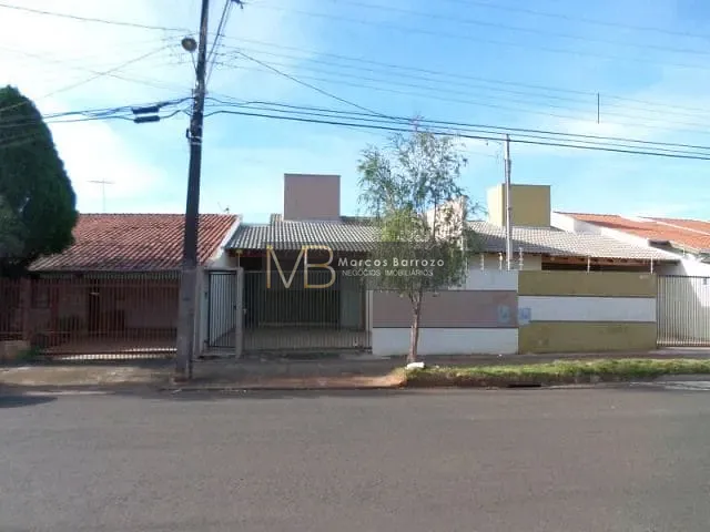 Casa com 228m² 3 quartos e 3 banheiros, à venda, no bairro Califórnia em Londrina