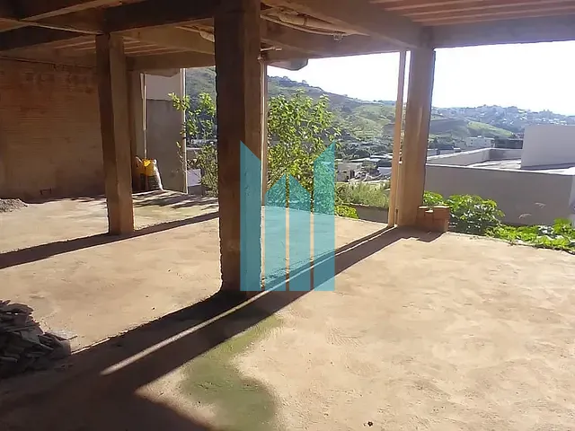 Casa com 210m² 3 quartos e 1 banheiro, à venda, no bairro Vila Caio Junqueira em Poços de Caldas