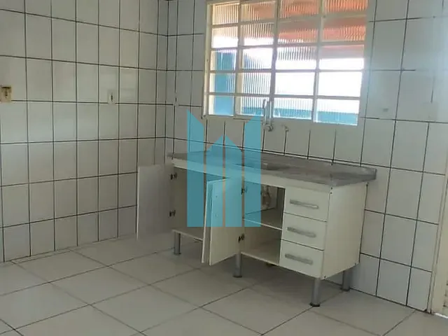 Casa com 210m² 3 quartos e 1 banheiro, à venda, no bairro Vila Caio Junqueira em Poços de Caldas