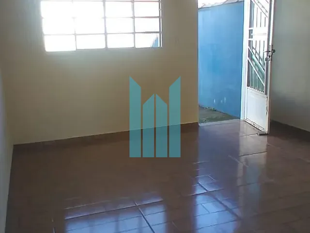 Casa com 210m² 3 quartos e 1 banheiro, à venda, no bairro Vila Caio Junqueira em Poços de Caldas