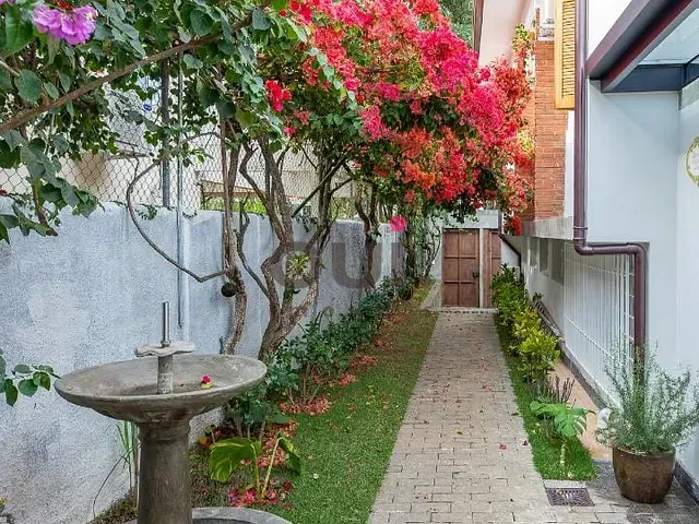 Casa com 234m² 3 quartos e 5 banheiros, à venda, no bairro Boaçava em São Paulo