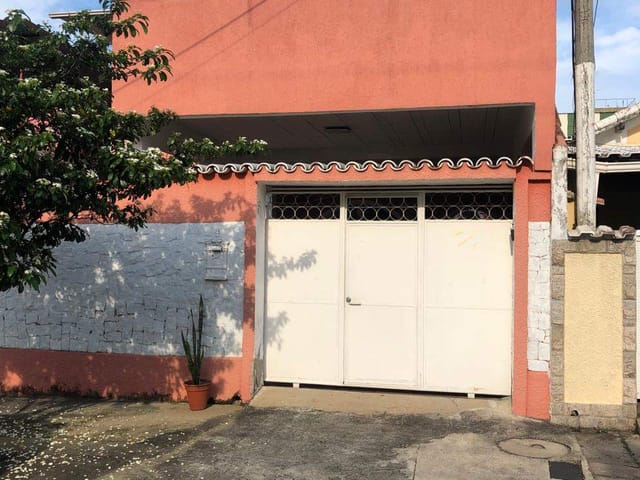 Casa 4 quartos e 2 banheiros, à venda, no bairro Senador Camará em Rio de Janeiro
