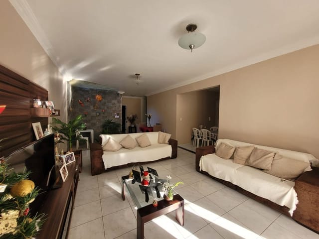 Casa com 280m² 7 quartos e 6 banheiros, à venda, no bairro Parquelândia em Fortaleza