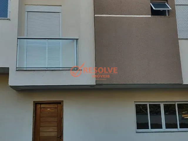 Casa 3 quartos e 3 banheiros, para alugar, no bairro Centro em Guararema