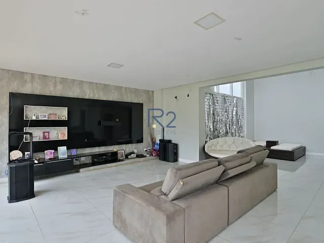 Casa com 2500m², à venda, no bairro Park Way em Brasília