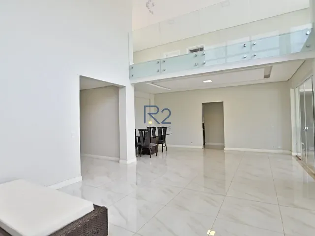 Casa com 2500m², à venda, no bairro Park Way em Brasília