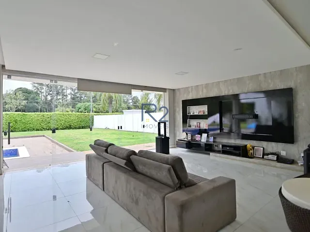 Casa com 2500m², à venda, no bairro Park Way em Brasília