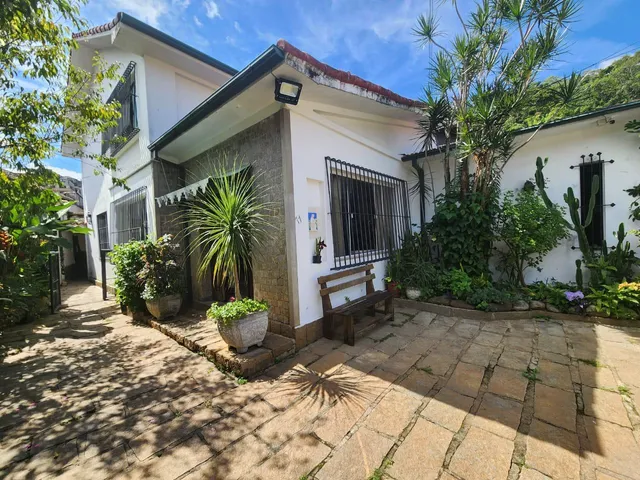 Casa à venda, no bairro Mosela em Petrópolis