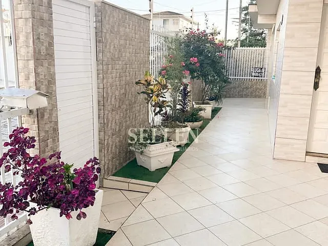 Casa 4 quartos e 2 banheiros, para alugar, no bairro Centro em Balneário Camboriú