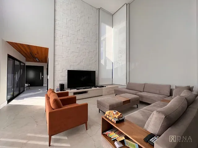Casa com 600m² 4 quartos e 6 banheiros, à venda, no bairro Condomínio Residencial Colinas do Paratehy em São José dos Campos