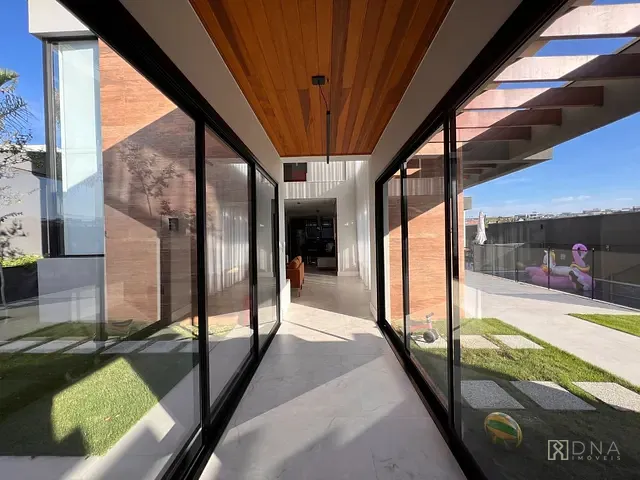 Casa com 600m² 4 quartos e 6 banheiros, à venda, no bairro Condomínio Residencial Colinas do Paratehy em São José dos Campos