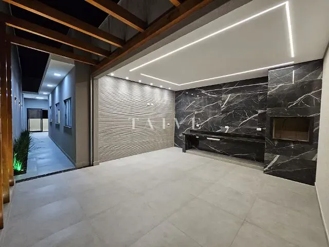 Casa 3 quartos e 1 banheiro, à venda, no bairro Parque Residencial Joaquim Toledo Piza em Londrina