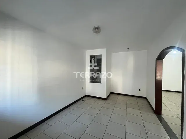 Casa com 160m² 4 quartos e 3 banheiros, à venda, no bairro Morada da Colina em Volta Redonda