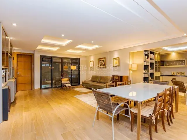 Casa com 441m² 4 quartos e 7 banheiros, à venda, no bairro Uberaba em Curitiba