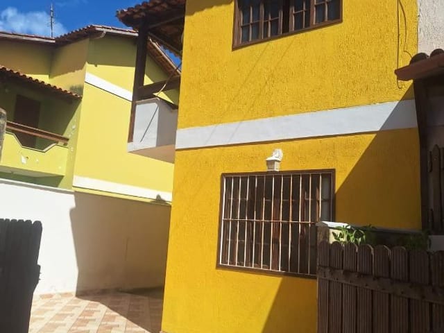 Casa com 146m² 2 quartos e 3 banheiros, para alugar, no bairro Ouro Verde em Rio das Ostras