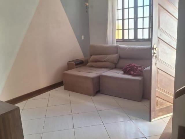 Casa com 146m² 2 quartos e 3 banheiros, para alugar, no bairro Ouro Verde em Rio das Ostras