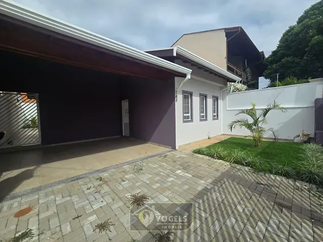 Casa 3 quartos e 2 banheiros, à venda, no bairro Jardim das Tulipas em Holambra