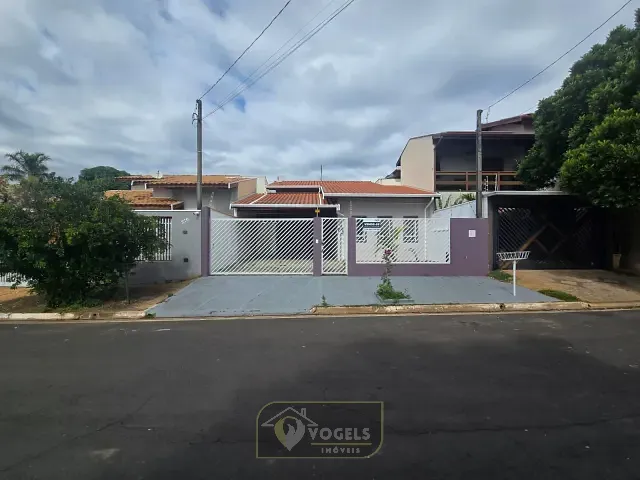 Casa 3 quartos e 2 banheiros, à venda, no bairro Jardim das Tulipas em Holambra