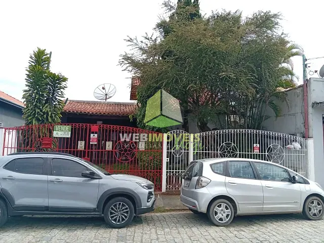 Casa com 446m², à venda, no bairro Vila Mogilar em Mogi das Cruzes
