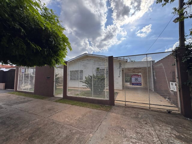 Foto do Casa - OPORTUNIDADE! Baixou para R$500 mil só, no coração do Jd. Alvorada! O bairro mais completo de Maringá, terreno com 487,50m² e casa com 03 quartos  a venda. | Wagner Inhesta broker