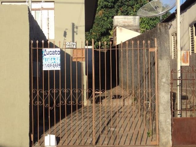 Foto do Casa - Casa com 2 dormitórios para alugar, 45 m² por R$ 350,00/mês - Parque das Américas - Uberaba/MG | ZUCATO IMOBILIARIA LTDA