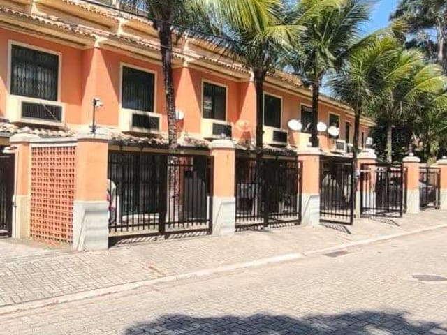 Casa 2 quartos e 3 banheiros, à venda, no bairro Bosque da Praia em Rio das Ostras