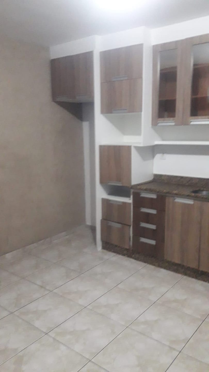 Casa à venda com 4 quartos, 250m² - Foto 2