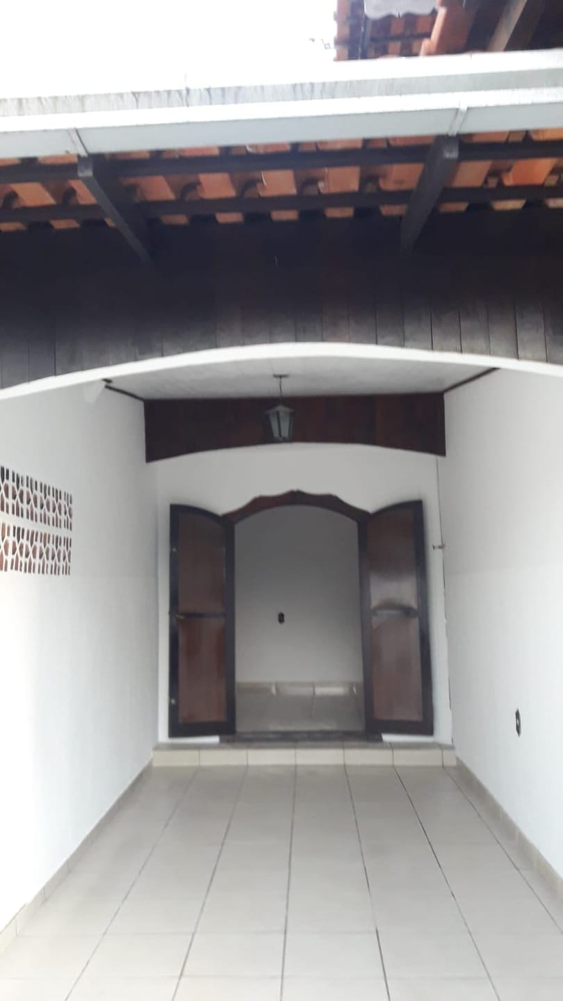Casa à venda com 4 quartos, 250m² - Foto 4
