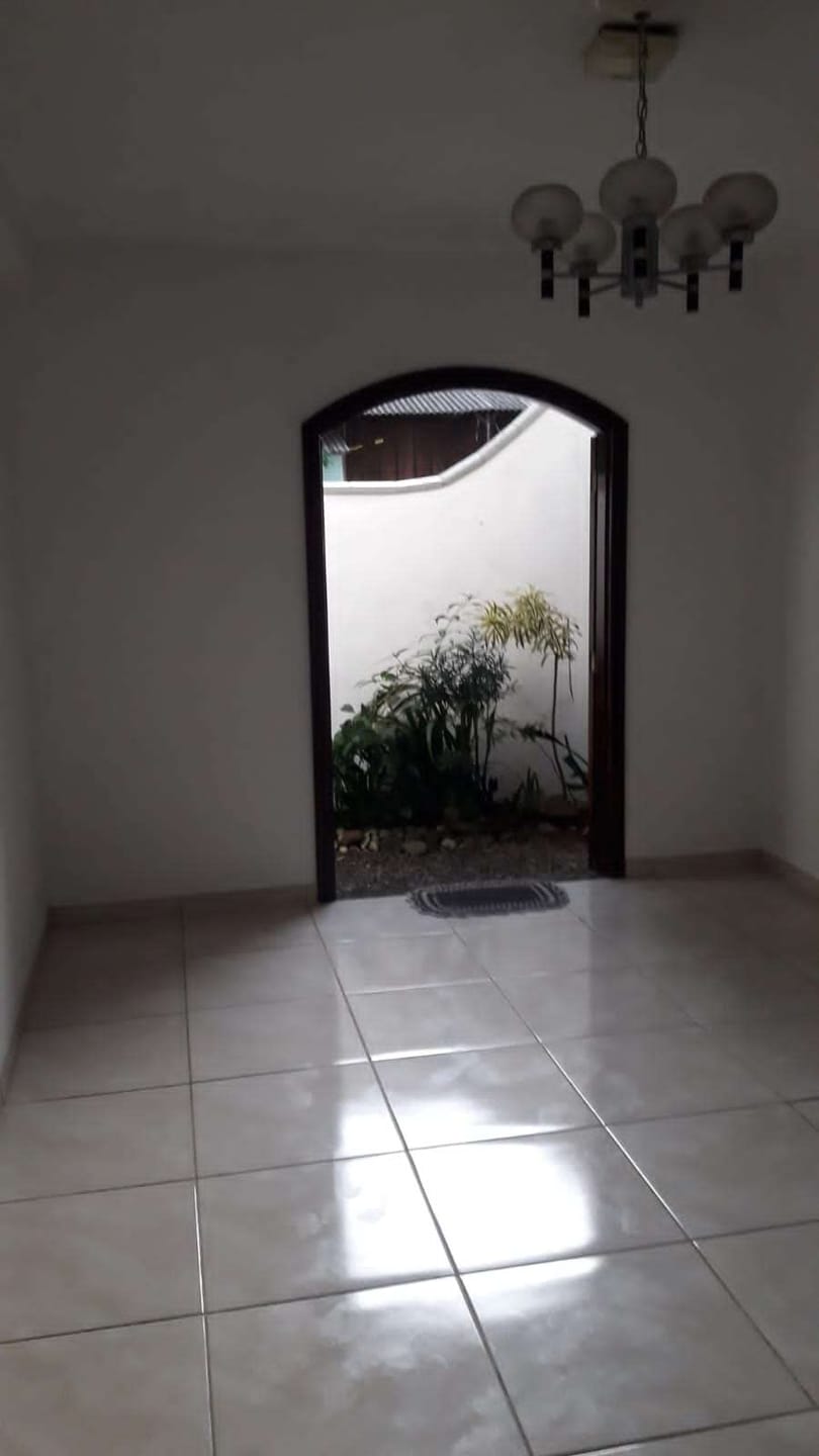 Casa à venda com 4 quartos, 250m² - Foto 9