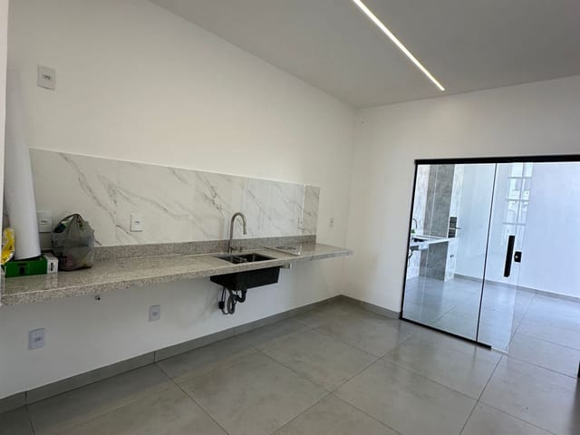 Casa 3 quartos e 2 banheiros, à venda, no bairro Parque Tarcisio Miranda em Campos dos Goytacazes