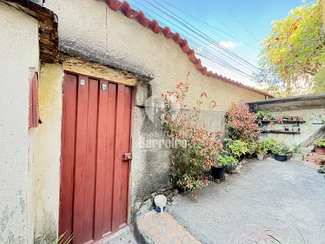 Casa 1 quarto e 1 banheiro, para alugar, no bairro Miramar (Barreiro) em Belo Horizonte