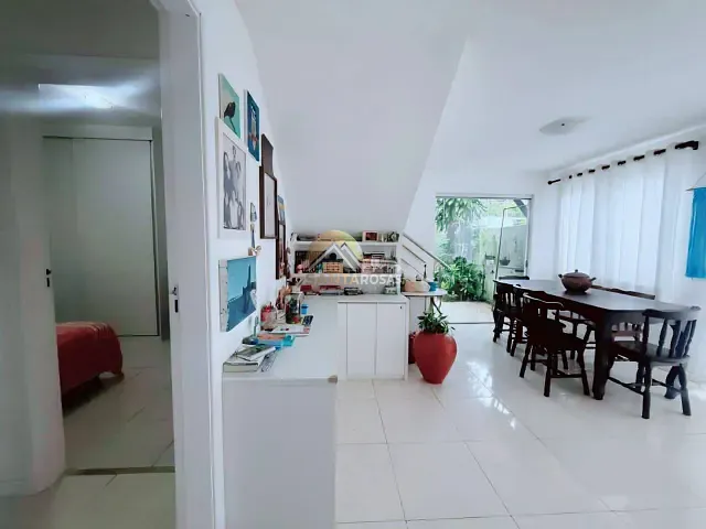 Casa com 156m² 4 quartos e 2 banheiros, à venda, no bairro Buraquinho em Lauro de Freitas