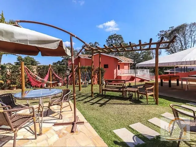 Casa com 2100m² 6 quartos e 2 banheiros, à venda, no bairro Jardim Estância Brasil em Atibaia