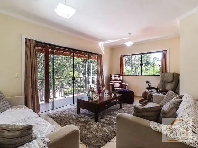 Casa com 2100m² 6 quartos e 2 banheiros, à venda, no bairro Jardim Estância Brasil em Atibaia