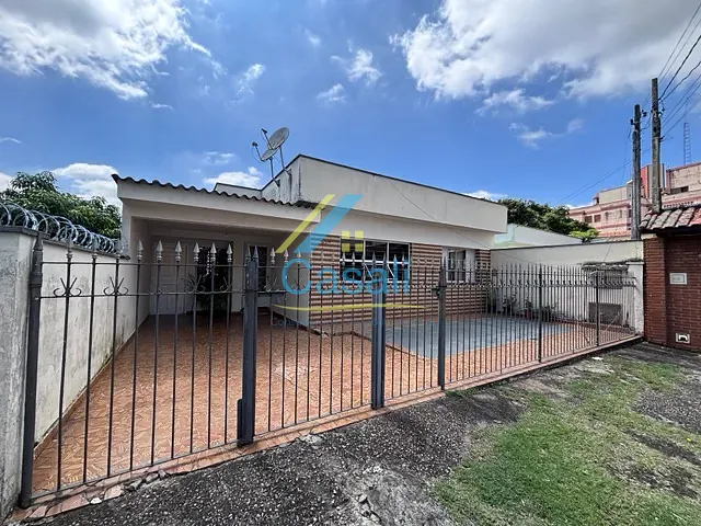 Casa com 300m² 3 quartos e 2 banheiros, à venda, no bairro Centro em São Roque