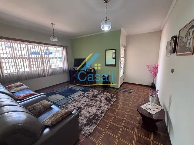 Casa com 300m² 3 quartos e 2 banheiros, à venda, no bairro Centro em São Roque